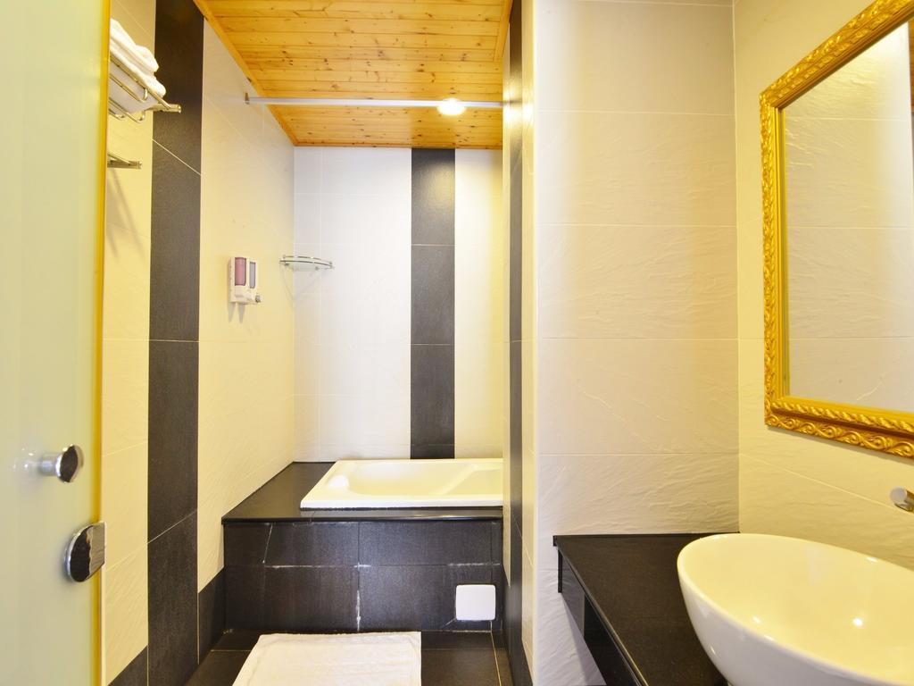 Tranquil Sea Vacation Hotel Kenting-Nationalpark Exterior foto